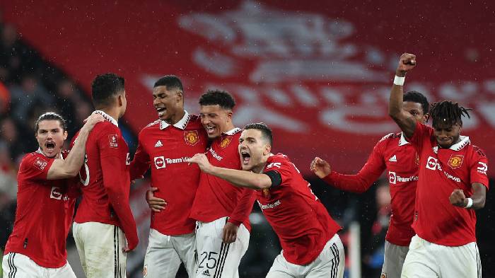 Gom tiền mua Amrabat, M.U chốt gi&aacute; b&aacute;n 'nỗi thất vọng 2020'