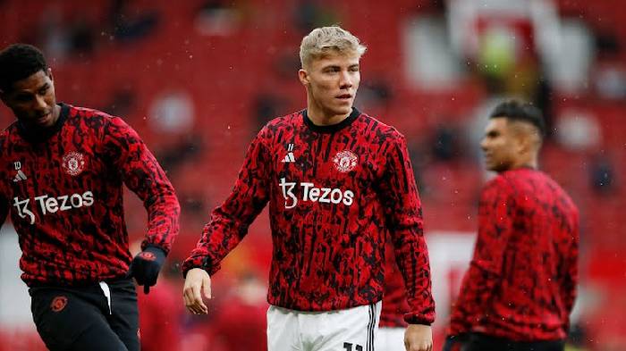 '28 c&uacute; s&uacute;t chỉ 1 b&agrave;n thắng, cậu ta c&ograve;n kh&ocirc;ng xứng dự bị ở M.U'