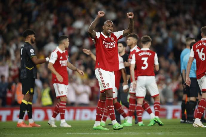 Ch&iacute;nh thức! Niềm tự h&agrave;o của l&ograve; trẻ th&ocirc;ng b&aacute;o chia tay Arsenal