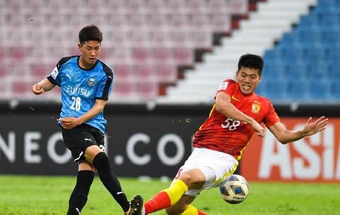 Soi k&egrave;o phạt g&oacute;c Cangzhou vs Wuhan Three Towns, 18h ng&agrave;y 4/12