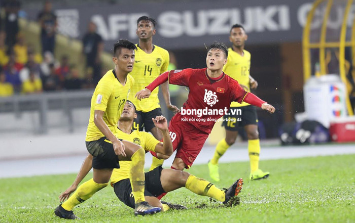 Quang Hải được khuy&ecirc;n n&ecirc;n tới Trung Quốc ph&aacute;t triển sự nghiệp