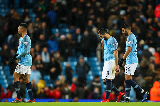 Ti&ecirc;u tiền qu&aacute; đ&agrave;, Man City c&oacute; thể bị cấm đ&aacute; C1