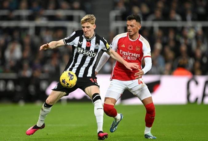 Soi k&egrave;o g&oacute;c Newcastle vs Arsenal, 3h00 ng&agrave;y 6/2