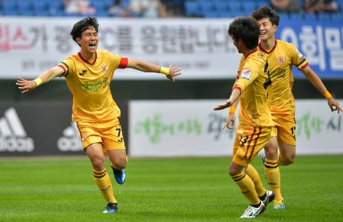 Soi k&egrave;o phạt g&oacute;c Gwangju vs Seoul, 14h30 ng&agrave;y 5/3