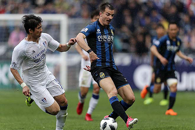 Sao số chấn thương, C&ocirc;ng Phượng sẽ g&aacute;nh v&aacute;c h&agrave;ng c&ocirc;ng Incheon