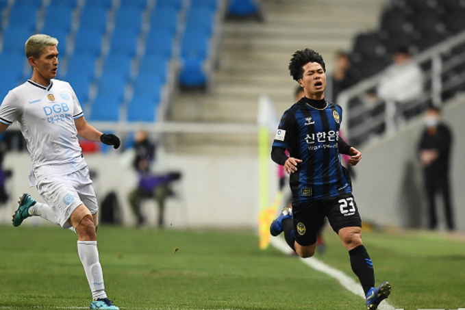 B&aacute;o H&agrave;n Quốc: 'Incheon United g&acirc;y thất vọng, C&ocirc;ng Phượng qu&aacute; c&ocirc; đơn'