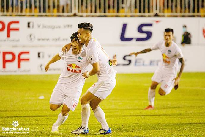 C&ocirc;ng Phượng lần thứ 2 tho&aacute;t &aacute;n phạt nguội của VFF