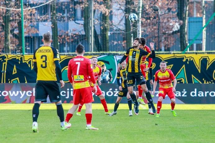 Nhận định, soi k&egrave;o Korona Kielce vs GKS Katowice, 0h00 ng&agrave;y 6/5: Dĩ h&ograve;a vi qu&yacute;