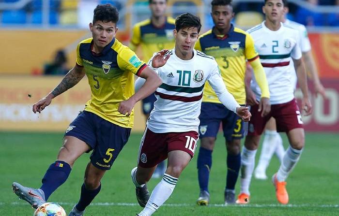 Soi k&egrave;o phạt g&oacute;c Mexico vs Ecuador, 6h30 ng&agrave;y 6/6