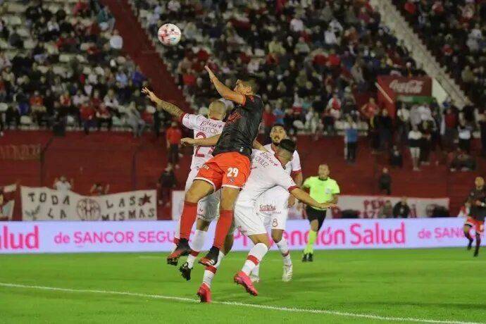 Nhận định, soi k&egrave;o Barracas Central vs CA Huracan, 1h00 ng&agrave;y 5/6: Kh&aacute;ch yếu thế