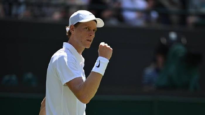 Sinner &lsquo;hủy diệt&rsquo; đối thủ chỉ sau 100 ph&uacute;t, v&agrave;o v&ograve;ng 3 Wimbledon 2025