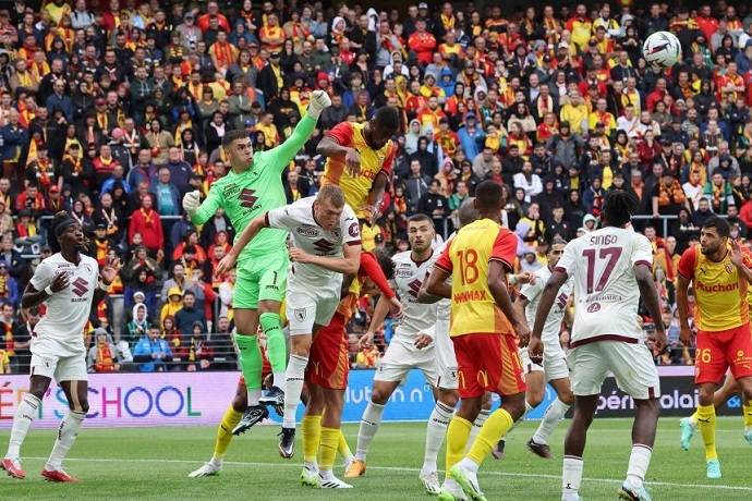 Nhận định, soi k&egrave;o Eintracht Frankfurt vs Nottingham Forest, 20h30 ng&agrave;y 5/8