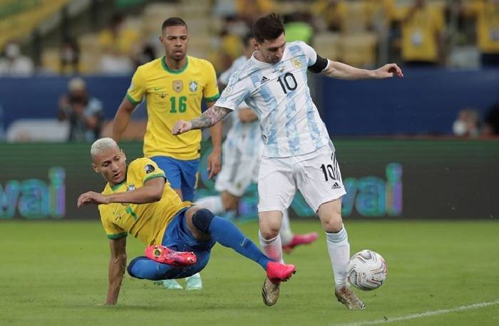 Soi k&egrave;o phạt g&oacute;c Brazil vs Argentina, 2h00 ng&agrave;y 6/9