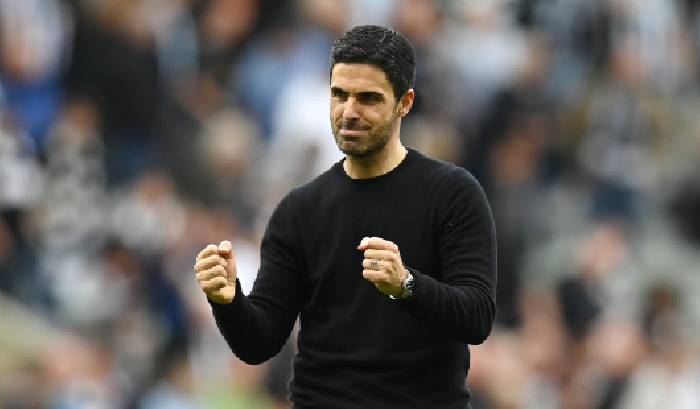 Arteta : 'Cậu ấy giống như vợ t&ocirc;i l&uacute;c mới y&ecirc;u vậy'