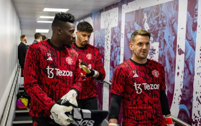 Ten Hag l&yacute; giải v&igrave; sao kh&ocirc;ng trao cơ hội cho thủ m&ocirc;n dự bị