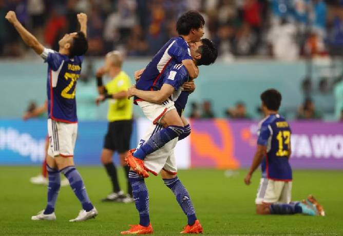 Soi k&egrave;o phạt g&oacute;c Nhật Bản vs Croatia, 22h ng&agrave;y 5/12