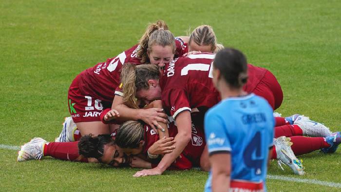 Ph&acirc;n t&iacute;ch k&egrave;o hiệp 1 nữ Adelaide vs nữ Canberra, 12h ng&agrave;y 7/1