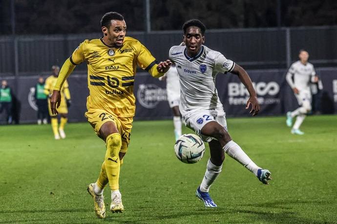 Nhận định, soi k&egrave;o Pau FC vs Nantes, 0h00 ng&agrave;y 6/1