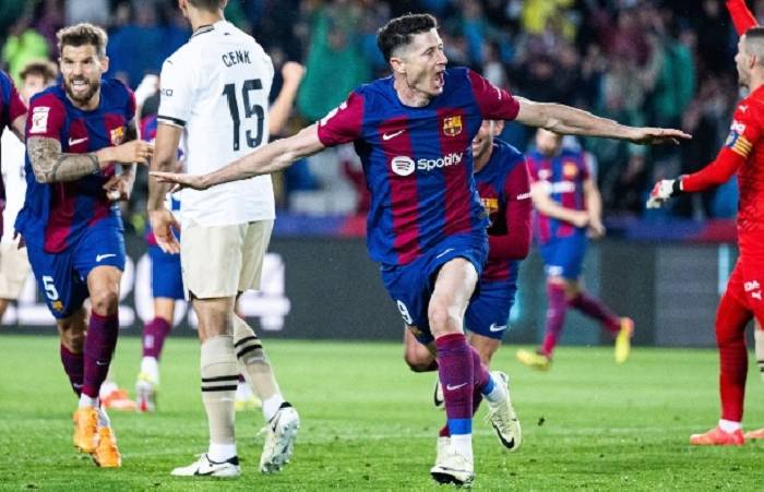 Soi k&egrave;o g&oacute;c Valencia vs Barcelona, 3h30 ng&agrave;y 7/2