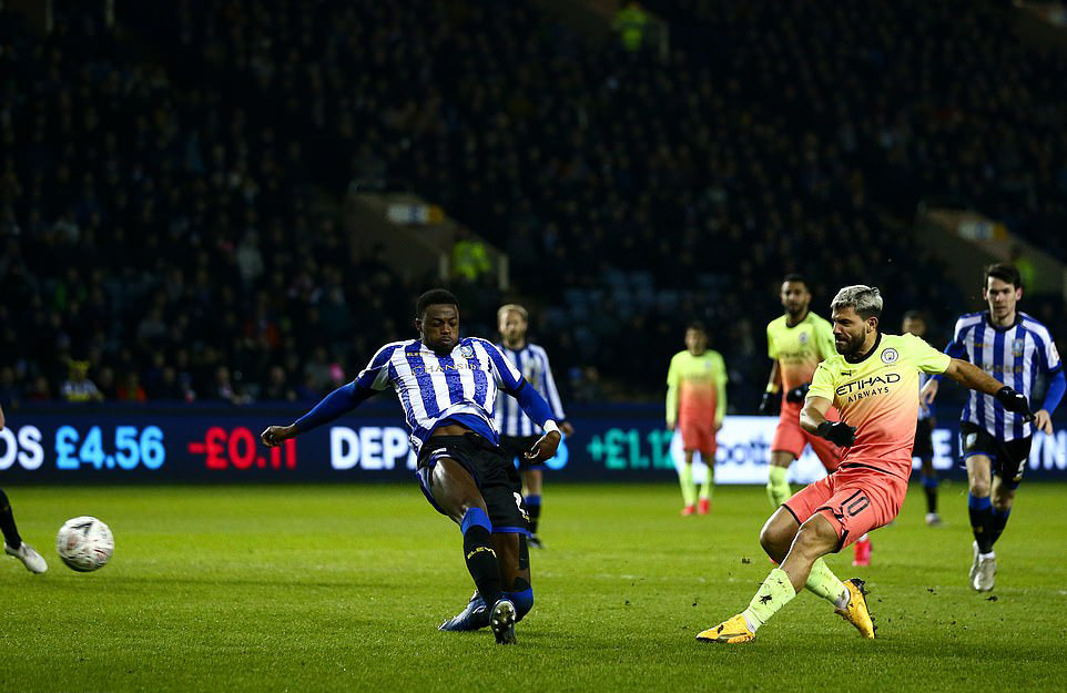 Vượt Rooney, Aguero trở th&agrave;nh &ldquo;vua&rdquo; của th&agrave;nh Manchester