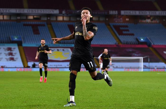 Lingard so k&egrave; Bruno Fernandes danh hiệu Cầu thủ xuất sắc nhất th&aacute;ng Hai