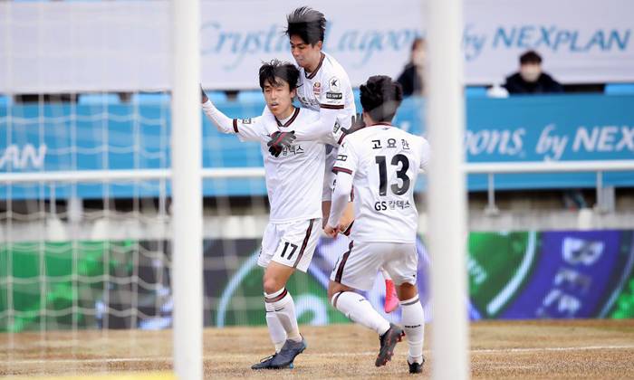 Soi k&egrave;o b&oacute;ng đ&aacute; H&agrave;n Quốc h&ocirc;m nay 6/3: Gimcheon Sangmu vs Seoul