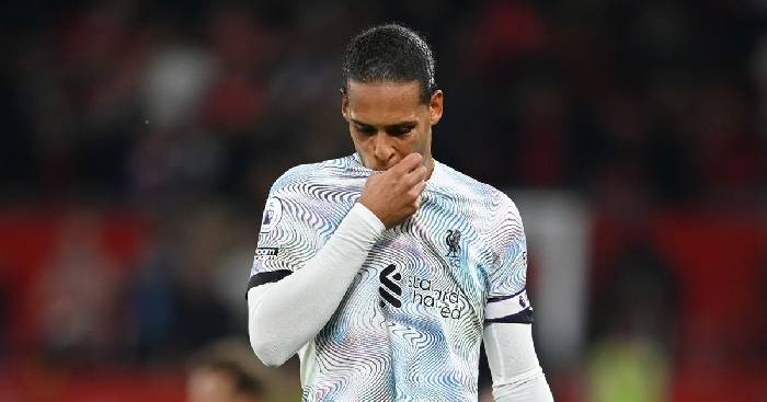 Van Dijk thừa nhận đang phải ra s&acirc;n trong sự đau đớn