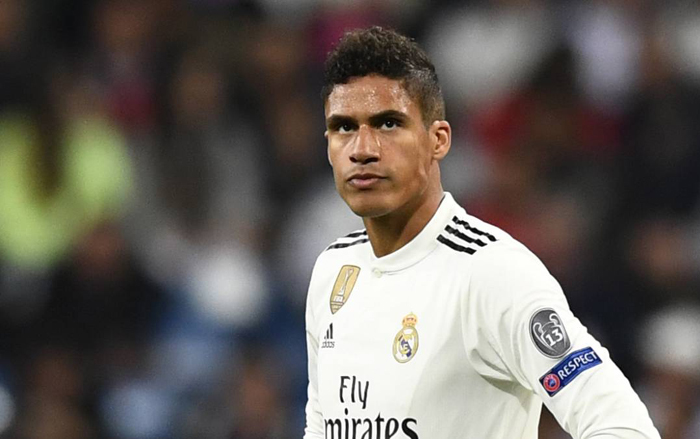 Real Madrid &lsquo;chơi tới c&ugrave;ng&rsquo; với MU vụ Varane