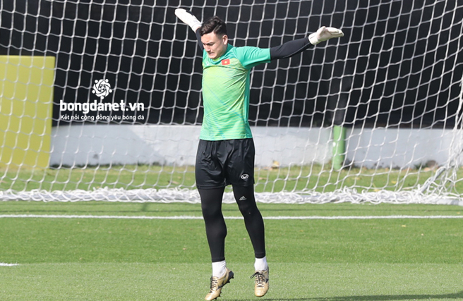 Văn L&acirc;m phải nghỉ thi đấu 6 th&aacute;ng ở Muangthong?