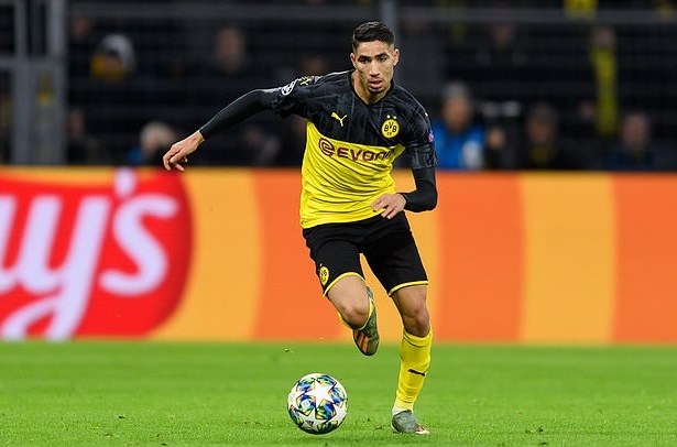 Hậu vệ Achraf Hakimi tr&ecirc;n đường trở th&agrave;nh tiền đạo của Real Madrid