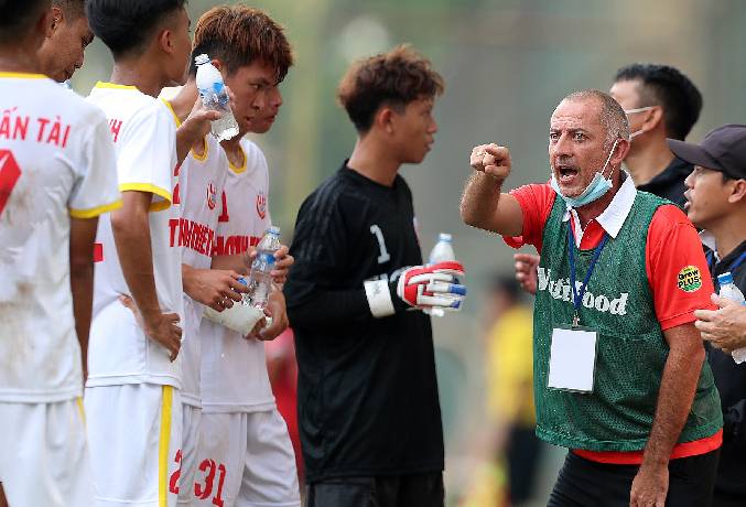 Thầy Gi&ocirc;m: 'Học viện NutiFood sẽ v&ocirc; địch U19 quốc gia năm nay'