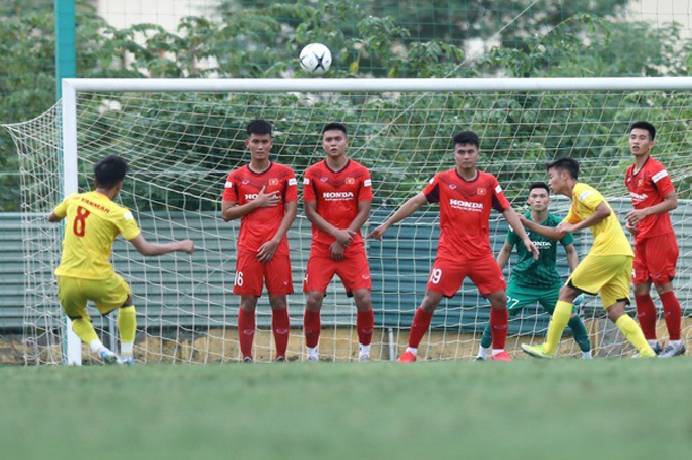 Danh s&aacute;ch 34 cầu thủ U22 Việt Nam tập trung v&agrave; đ&aacute; giao hữu với ĐT Việt Nam