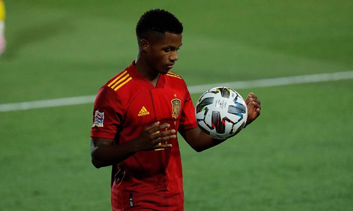 V&igrave; EURO 2021, Ansu Fati vượt ng&agrave;n dặm cầu cứu &lsquo;thần y&rsquo;