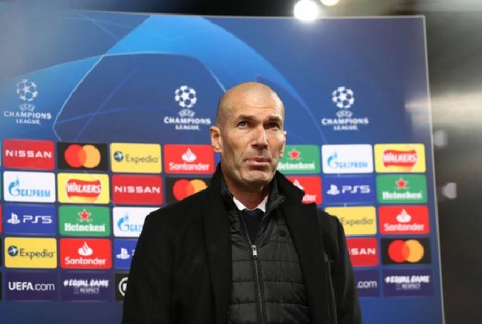 Zidane tung đ&ograve;n gi&oacute; trước m&agrave;n t&aacute;i đấu Chelsea