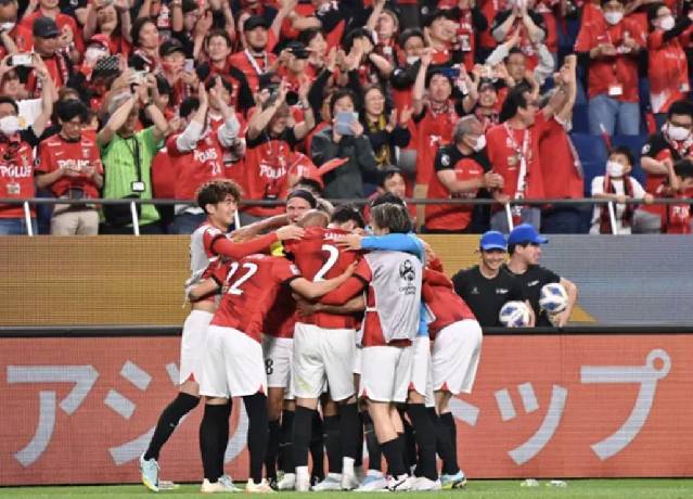 Nhận định, soi k&egrave;o Urawa Red Diamonds vs Gamba Osaka, 12h00 ng&agrave;y 6/5: Tiếp tục thăng hoa