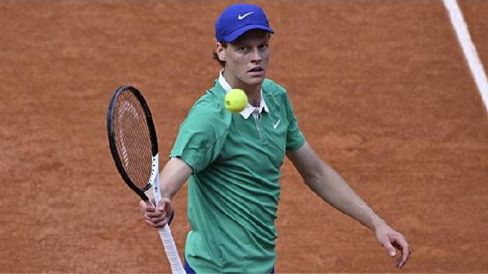 Sinner giải m&atilde; &lsquo;ngựa &ocirc;&rsquo; Bublik, v&agrave;o b&aacute;n kết Roland Garros 2025