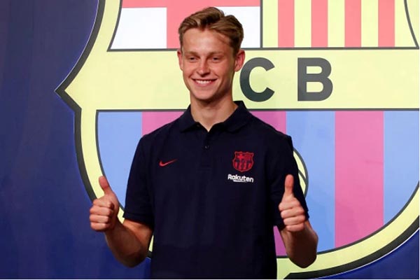 Vừa đến Barcelona, Frenkie De Jong đ&atilde; ra sức 'nịnh' Messi