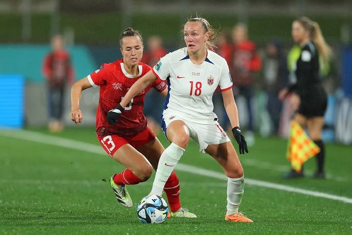 Soi k&egrave;o g&oacute;c nữ Ph&aacute;p vs nữ Anh, 2h00 ng&agrave;y 6/7