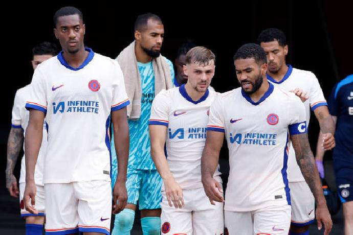 Cho&aacute;ng với đội h&igrave;nh si&ecirc;u ph&igrave;nh to của Chelsea