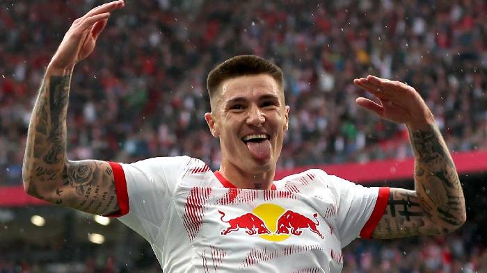 MU ch&iacute;nh thức ra gi&aacute; đầu ti&ecirc;n cho Benjamin Sesko