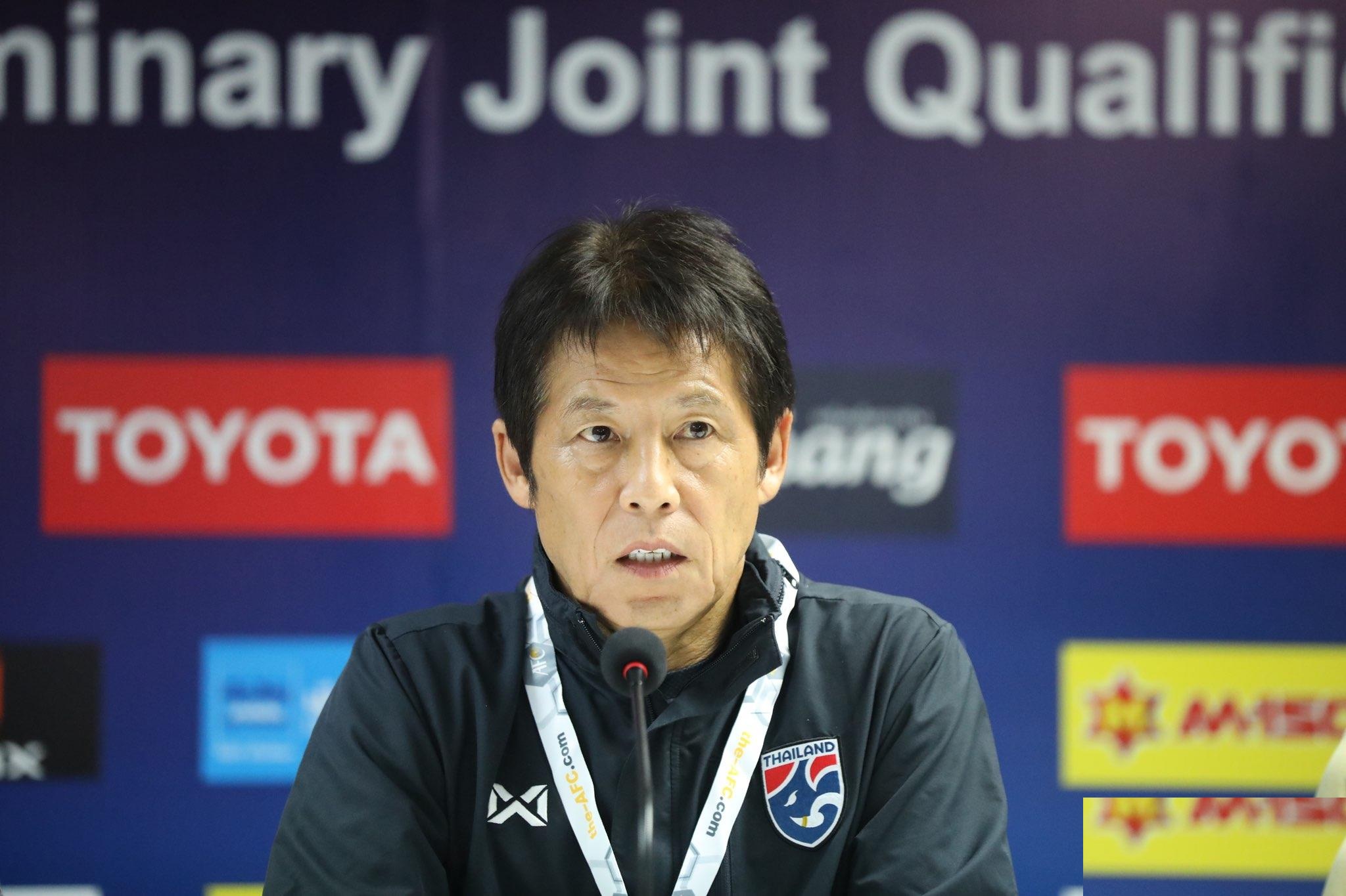 HLV Th&aacute;i Lan h&agrave;i l&ograve;ng với 1 điểm trước Việt Nam