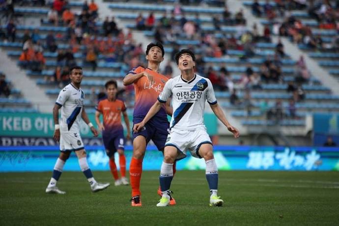 Soi k&egrave;o phạt g&oacute;c Incheon vs Gangwon, 17h00 ng&agrave;y 6/10
