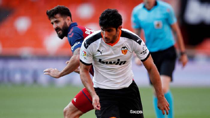 Ph&acirc;n t&iacute;ch k&egrave;o hiệp 1 Osasuna vs Valencia, 2h ng&agrave;y 8/10