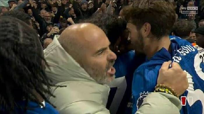 HLV Enzo Maresca bị đuổi v&igrave; ăn mừng giống Mourinho