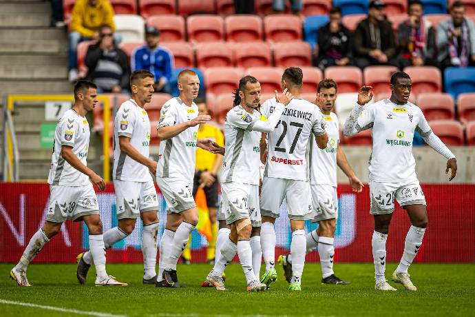 Nhận định, soi k&egrave;o Radomiak Radom vs Gornik Zabrze, 21h00 ng&agrave;y 6/11