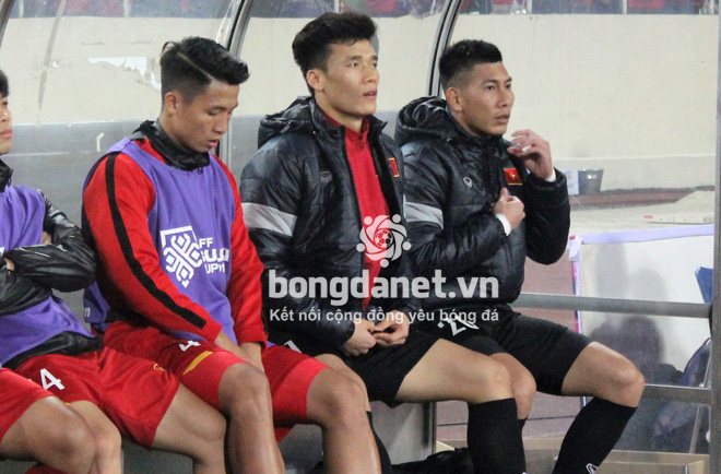 Asian Cup 2019: Thủ m&ocirc;n Tuấn Mạnh n&oacute;i g&igrave; khi l&agrave;m 'k&eacute;p phụ' cho Văn L&acirc;m?