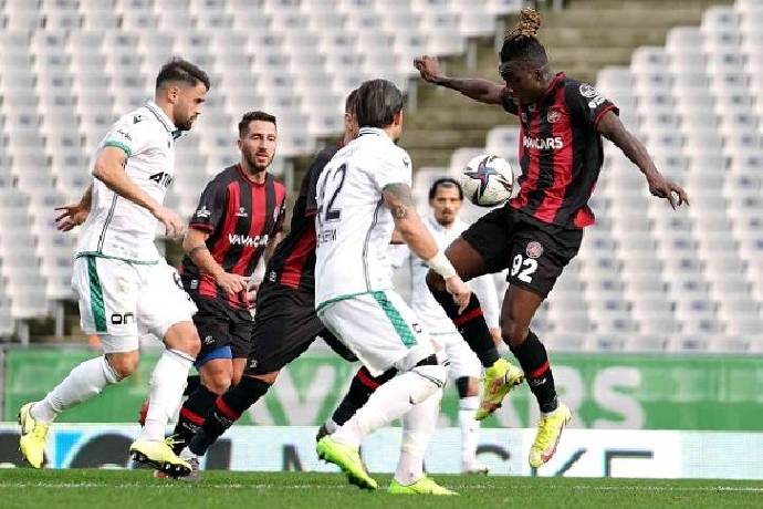 Soi k&egrave;o phạt g&oacute;c Fatih Karag&uuml;mr&uuml;k vs Konyaspor, 21h30 ng&agrave;y 8/2