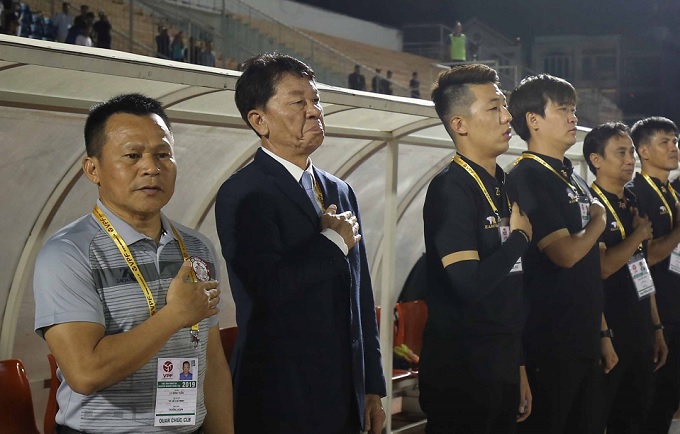 Gi&uacute;p TP HCM l&ecirc;n đỉnh, bạn th&acirc;n thầy Park cảm ơn bầu Đức