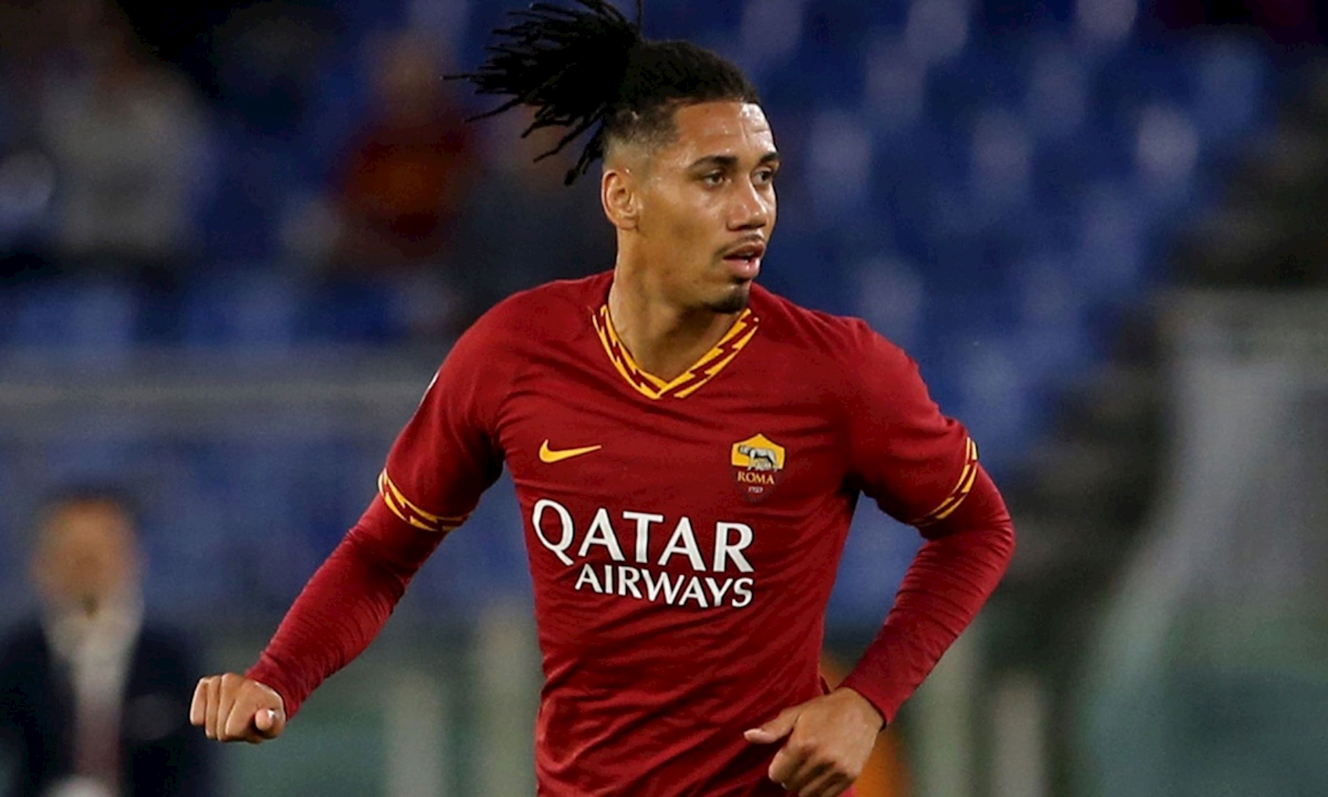 MU chốt gi&aacute; b&aacute;n Chris Smalling