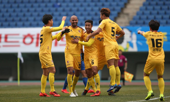 Kết quả đối đầu Gwangju vs Seongnam (17h 9/5): Kh&aacute;ch lấn chủ